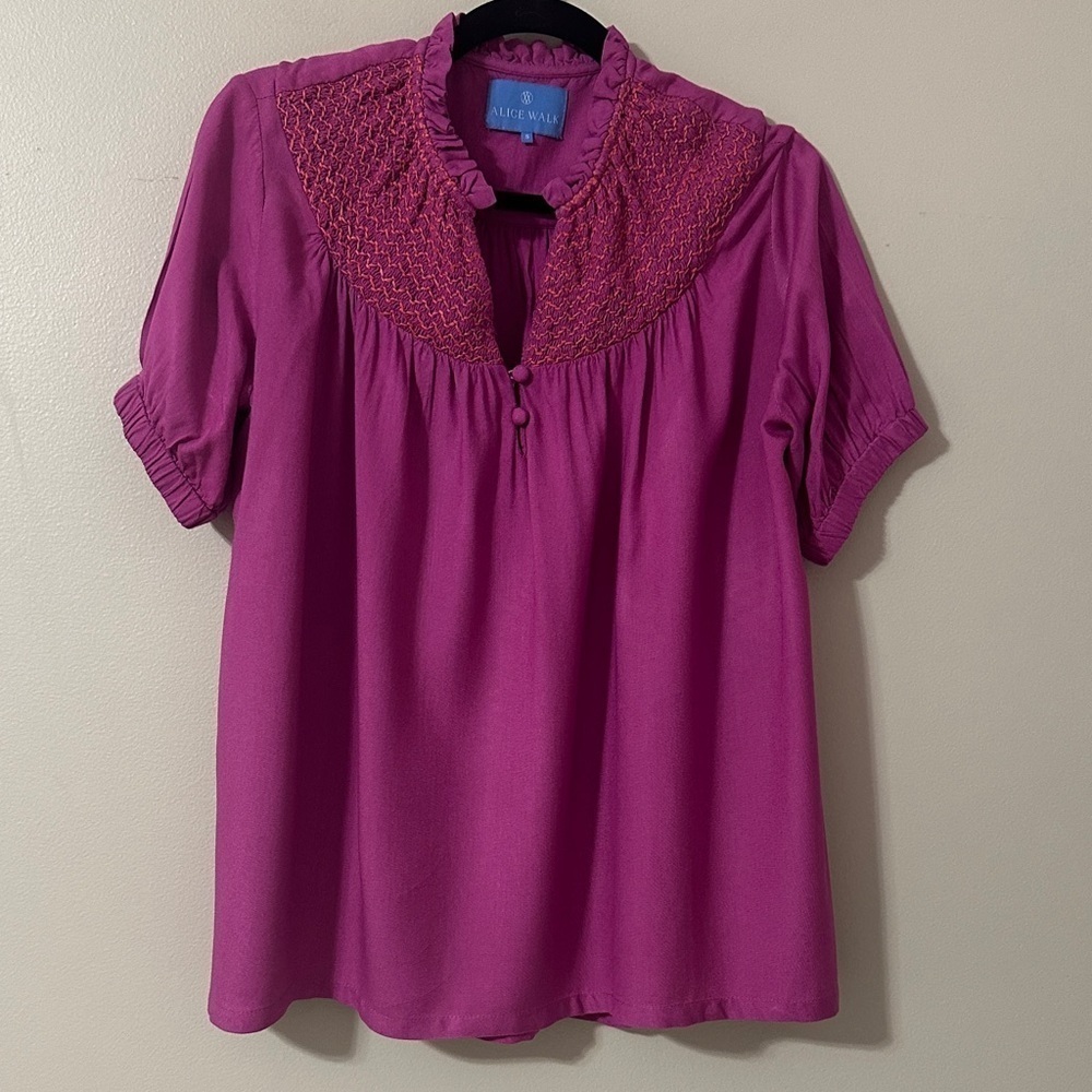 ALICE WALK Short Sleeve Smocked Blouse Top Sz Small Fuchsia Preppy Shabby Chic